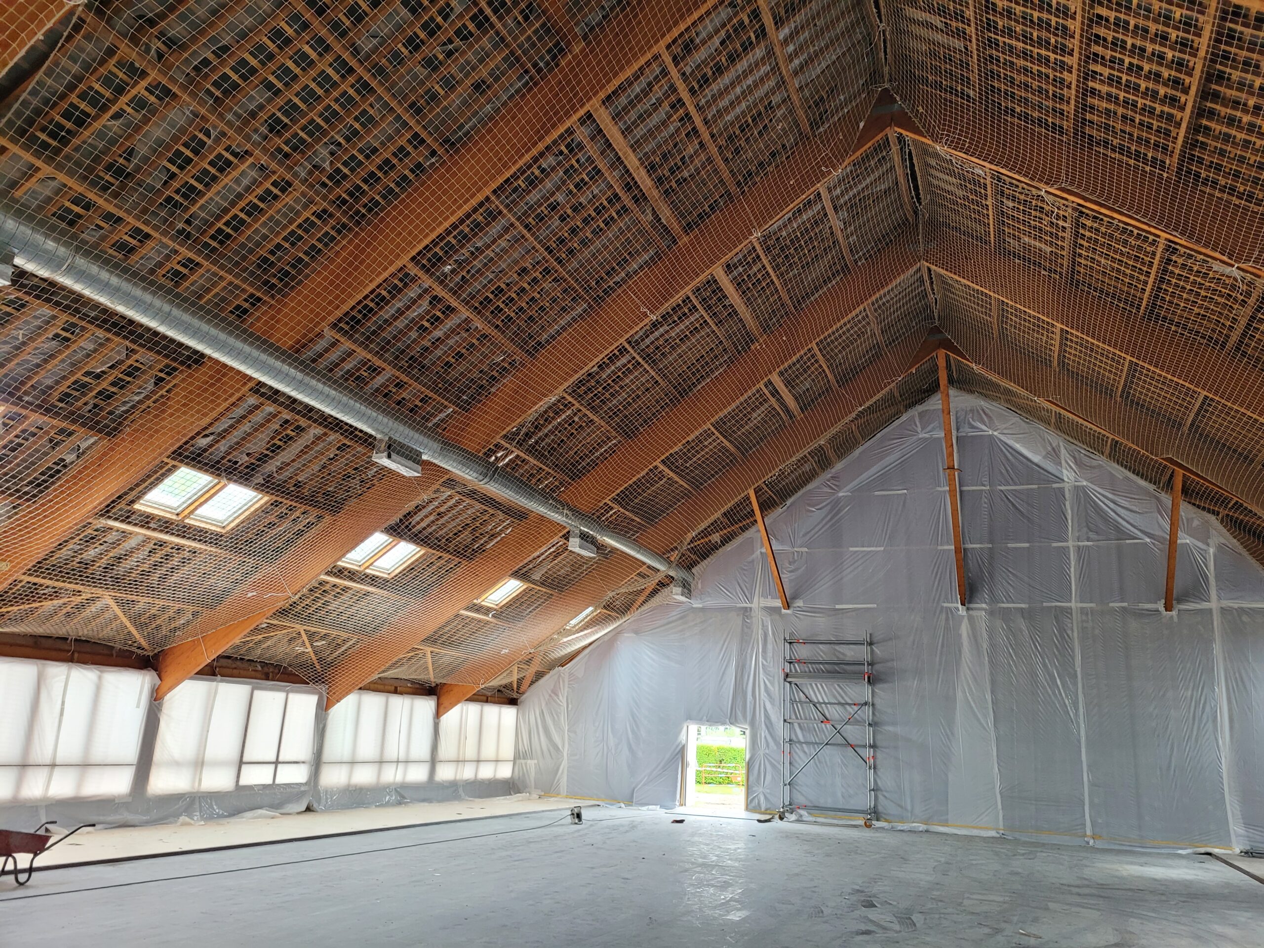 L'intérieur du Dojo, en cours de démontage intégral